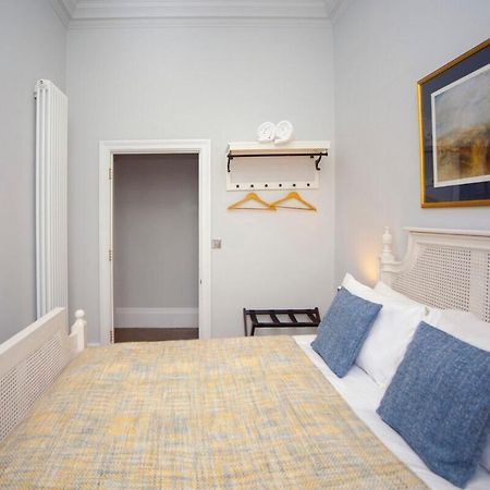 Stylish City Centre Apartment - Bath Eksteriør billede