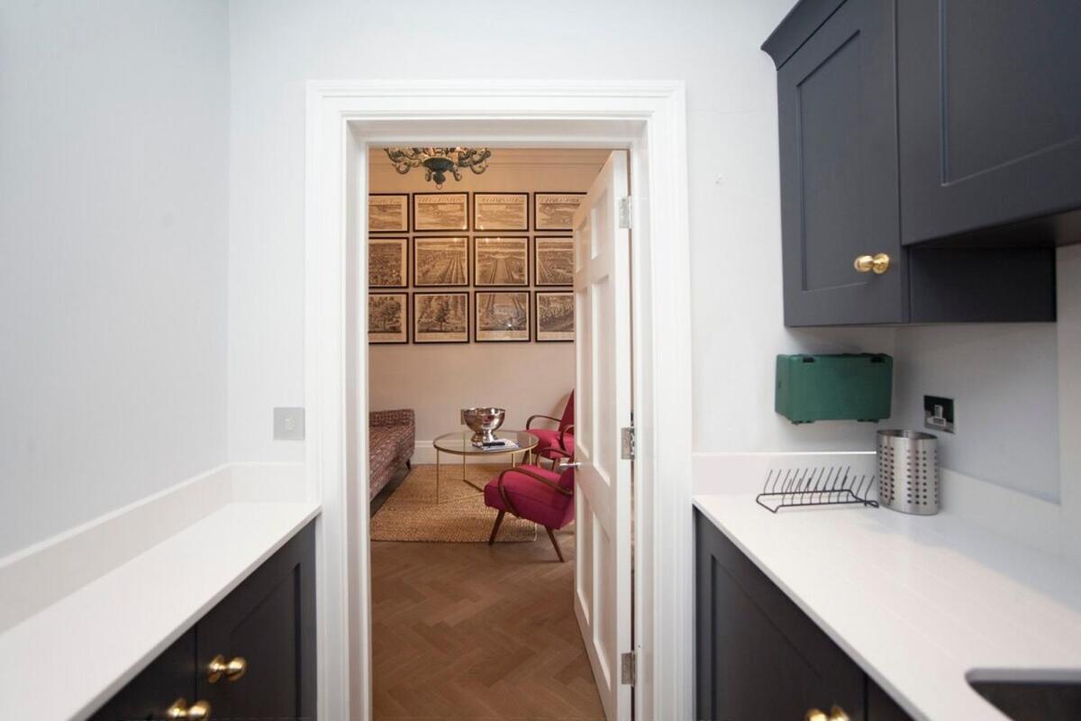 Stylish City Centre Apartment - Bath Eksteriør billede