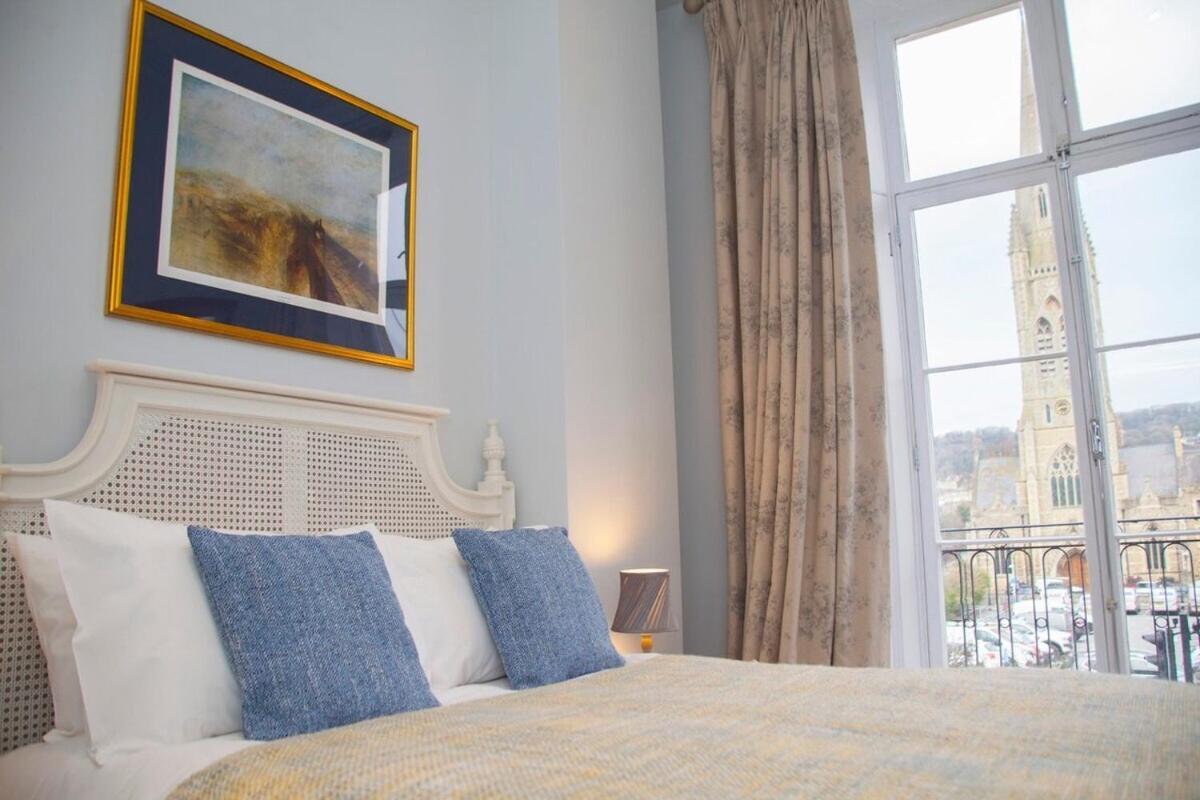 Stylish City Centre Apartment - Bath Eksteriør billede