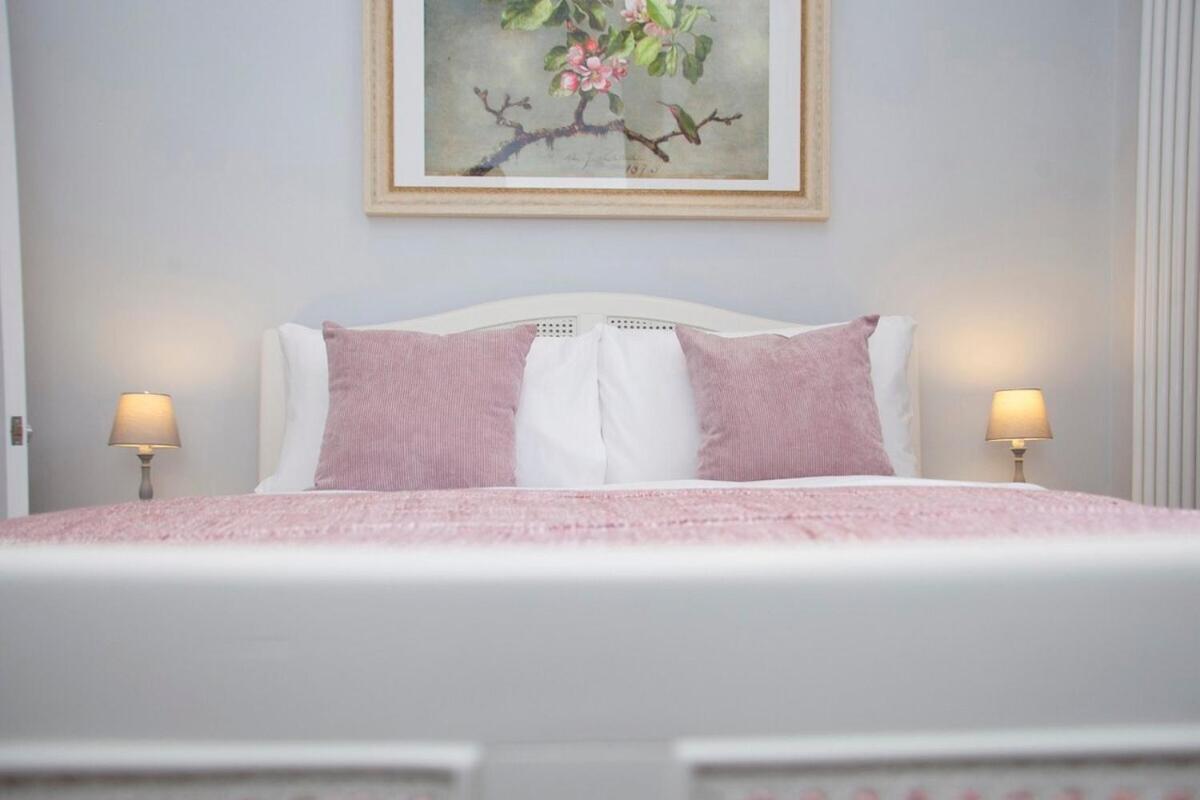 Stylish City Centre Apartment - Bath Eksteriør billede