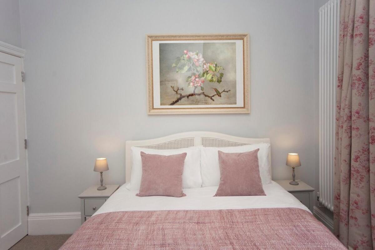 Stylish City Centre Apartment - Bath Eksteriør billede
