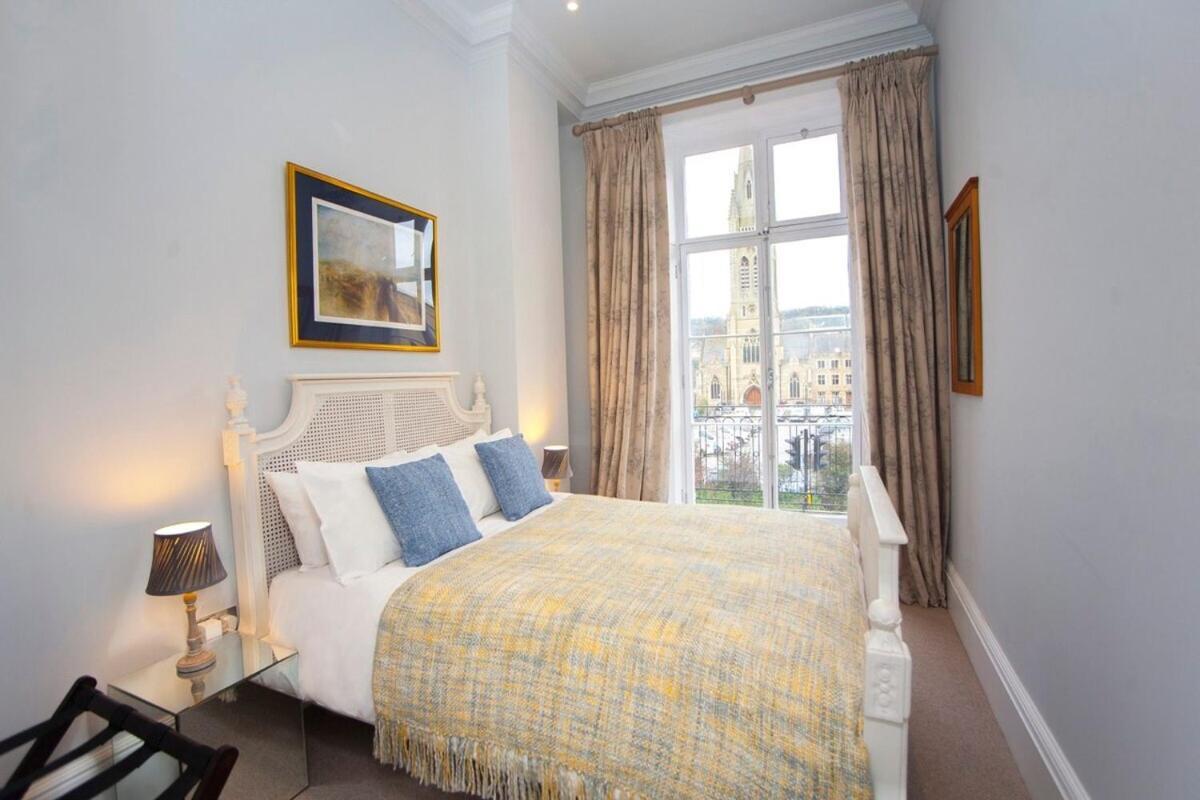 Stylish City Centre Apartment - Bath Eksteriør billede